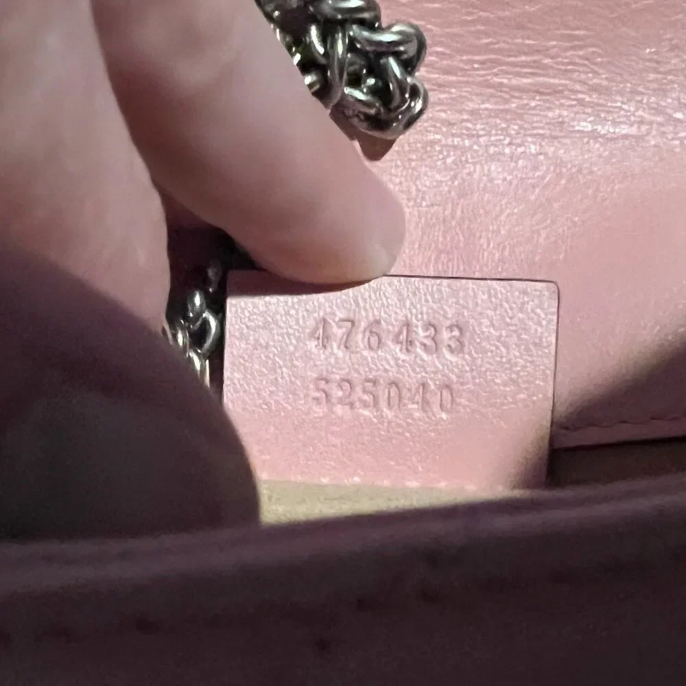 Gucci Marmont Mini Shoulder Bag Barely Used - Picture 3 of 4